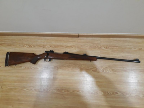 Rifle que no habra tirado mas de dos cajas de balas, esta impecable, calibre 300 Winchester Magnum , Model 02