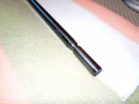 Vendo cañón macizo Weihrauch HW100 c/4,5 de 60 cm, con rosca de 1/2″ UNF en la punta para moderador, completamente 02