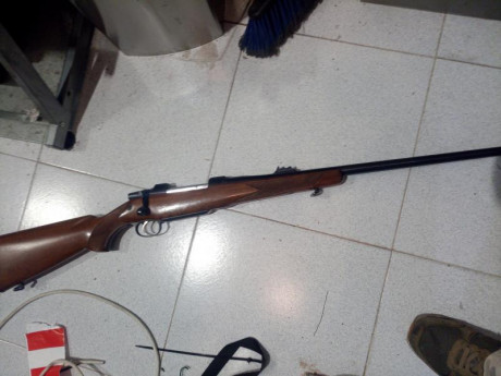 Rifle, como nuevo, CZ calibre 375 HH
600+envío 02