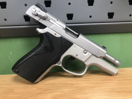 se vende esta pistola s&w 6906 guiada en f ,  tiene desgaste en varias zonas , el cañón por el interior 11