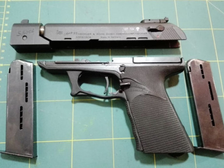 Se vende esta excepcional pistola en estado perfecto con dos cargadores, tres buffer de recambio, tres 01