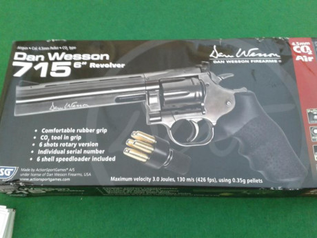 Me refiero al material de construcción.

Ya no pido la calidad del ME Peacemaker brocock que es todo acero 22