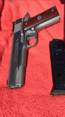 Hola, mi amigo Jacinto vende su Colt Gold Cup , serie 80 calibre 45 ACP, en un muy buen estado. Lleva 01
