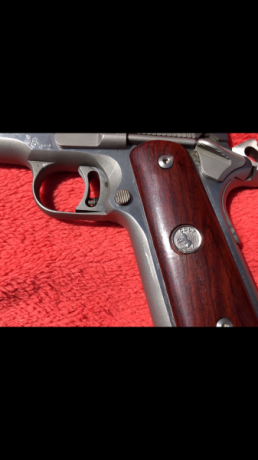 Hola, mi amigo Jacinto vende su Colt Gold Cup , serie 80 calibre 45 ACP, en un muy buen estado. Lleva 21