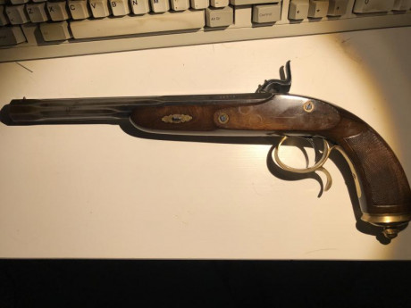 Hola a todos:

Vendo una pistola de pistón tipo "Imperio", no he logrado saber de qué fabricante 00