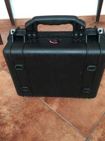 Vendo maletín Peli 1450 para arma corta, telescopio o  material fotográfico.

Homologado para transporte 11