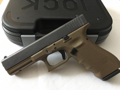 Se Vende Glock 17 de 4ª Gen. edición FDE con muy poco uso, en un estado impecable. Dos cargadores. Precio 00