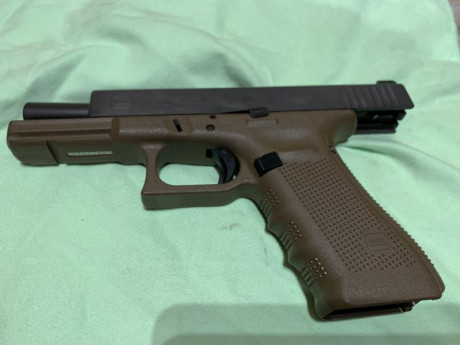 Se Vende Glock 17 de 4ª Gen. edición FDE con muy poco uso, en un estado impecable. Dos cargadores. Precio 21
