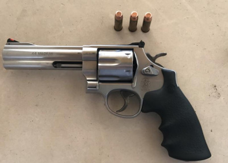 hola muy buenas!!!!!!!
cambio revolver SMITH AND WESSON calibre 44 5 pulgadas por pacificador cromado 00