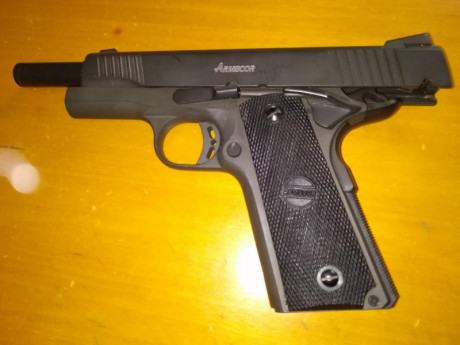 Hola.
Vendo pistola armscord .( Hoy rock island) ,1911,A1, serie 70,  pocos disparos.
Cañón 5" ,calibre 122