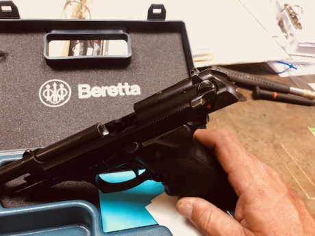 Pues eso que vendo esta Beretta 92 con 2 cargadores y su maletin, 300 € el arma está en Valencia si hay 01
