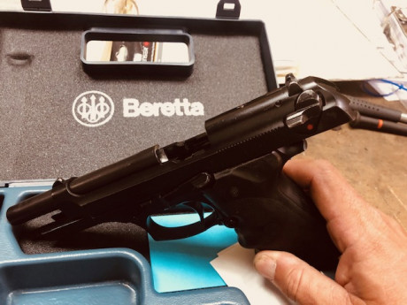 Pues eso que vendo esta Beretta 92 con 2 cargadores y su maletin, 300 € el arma está en Valencia si hay 00