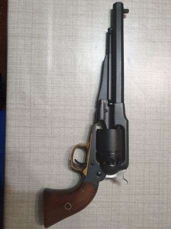 Hola compañeros, Un amigo del club vende este revolver Remington Pattern de Pedersoli en cal 44.
Me dice 02