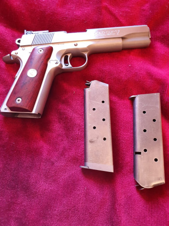 Hola, mi amigo Jacinto vende su Colt Gold Cup , serie 80 calibre 45 ACP, en un muy buen estado. Lleva 41
