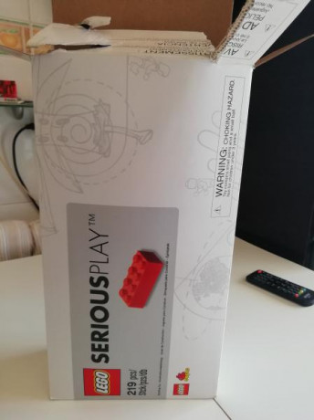 Buenos días

Pongo en venta un kit de lego valorado en tienda en 26 euros 
El tema es que en esa caja 00