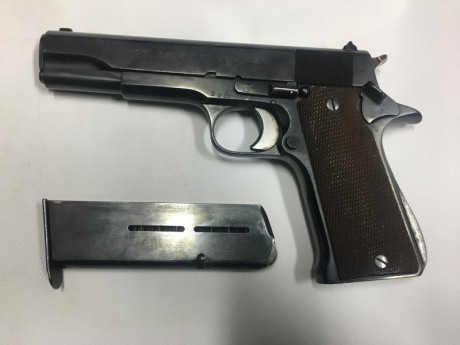 Vendo pistola marca STAR modelo B del calibre 9mm. guiada con licencia A, usada pero en muy buen estado, 02