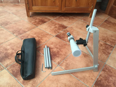 Vendo telecopio  DGJ 30x50 en su maletín original con tripode, ideal para usa a 25 o 50 metros.
También 10