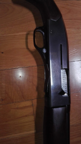 Hola, a todos, me he interesado por una escopeta winchester modelo 1400. 12GA. semiautomática, cañón de 01