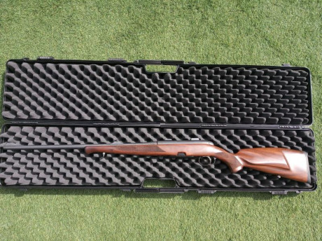 Hola 
Vendo este rifle con bases Apel. No se han estrenado nunca. Se adjunta maletín original de la marca.
El 31