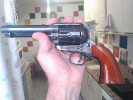 Vendo Uberti 45 colt. Estado muy bueno. 300 €. 60