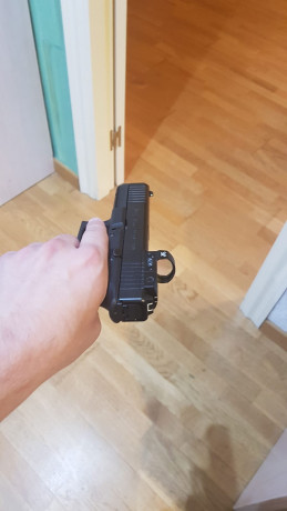 Buenas tardes compañeros,

Se vende Glock 17 gen 5 Mos, con un Red dot Vortex Venom de 3 Moa y unas alzas 01
