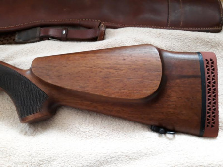 hola un amigo vende un rifle sako calibre 300wm tiene bases apel originales,y esta en perfecto estado,el 12