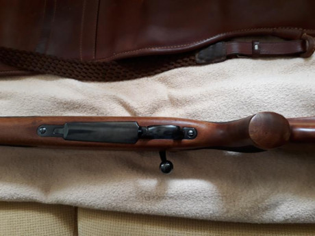 hola un amigo vende un rifle sako calibre 300wm tiene bases apel originales,y esta en perfecto estado,el 11
