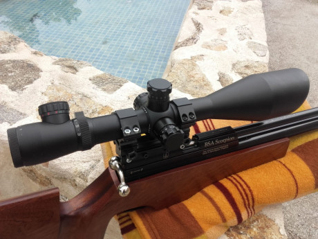 vendo esta carabina en perfectisimo estado.

Versión con el depósito y el cañon mas largo. Monotiro.

Madera 80