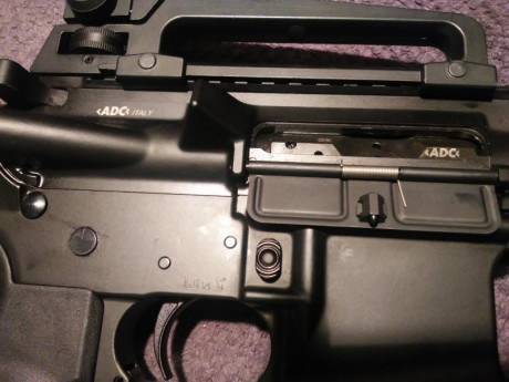 Vendo rifle ADC Custom M4 calibre .222 Remington, completamente nuevo (comprado hace 10 meses, no ha tirado 00