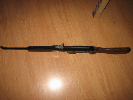 Hola. vendo éste rifle semiautomático, casi imposible de conseguir en la península, una joya de precisión 22