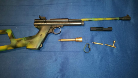 Vendo crosman 2240 
Breech metalico 
Cerrojos originales el que lleva montado es estendido pasando el 00