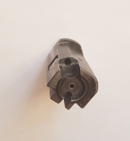 Hola, estoy buscando una cabeza cierre para Cetme C, en calibre 307 w. 
O en su defecto, uña extractora 02