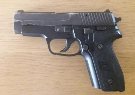 Vendo SIG SAUER P228 con dos cargadores y funda de Kydex.

El arma se encuentra en Madrid, gastos de envío 00