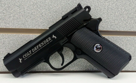 Vendo mi pistola de perdigones Colt Defender fabricada por Umarex con licencia de Colt.
Toda de metal, 01