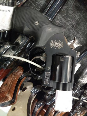  IMG_20190626_123311674.jpg  IMG_20190626_123318600.jpg 
He estado hoy en la subasta de armas de la guardia 00