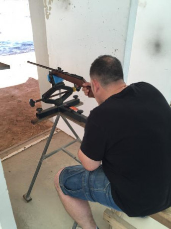 Vendo carabina marca Cometa, monotiro calibre 22 LR. 

Muy curiosa e una pieza muy rara, el único modelo 80
