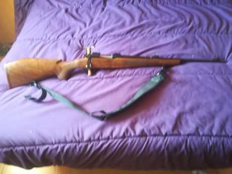 Hola, vendo sabatti rover calibre 222remington.
El rifle ha tirado muy pocos tiros pues lo he usado para 00