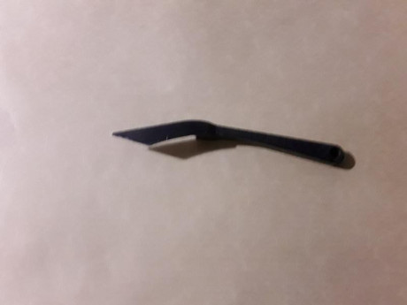 Un amigo está buscando la pieza número 45, la que gira el tambor,  para su Colt Python, y no la encuentra 30