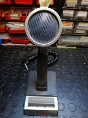 Vendo DRAKE TR4 + RV4 + F. A. + micro Shure, en buen estado, con su manual de instrucciones original
gastos 02