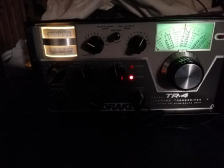 Vendo DRAKE TR4 + RV4 + F. A. + micro Shure, en buen estado, con su manual de instrucciones original
gastos 01