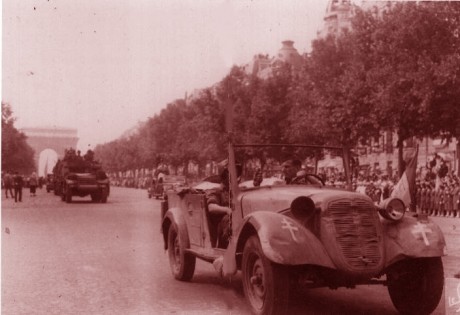 hoy se cumple el aniversario de la liberación de Paris...como sabéis, la fuerza aliada protagonista de 50