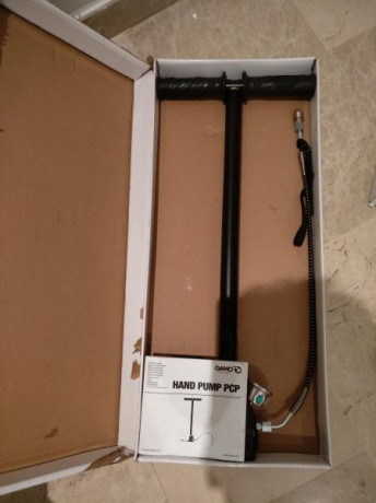 Vendo carabina pcp Gamo Coyote Whisper calibre 5.5, visor 4-24x50, bomba manual Gamo y funda de transporte 20