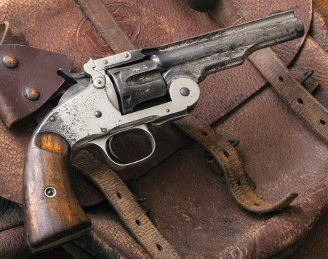 ¿Alguien sabe lo que pensaba un revolver S&W Schofield de la época del oeste? En la wikipedia pone 11