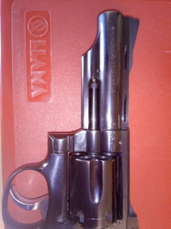 Vendo un revólver marca LLAMA modelo COMANCHE III del calibre 357 Magnum de 4" . Lo he usado tanto 01