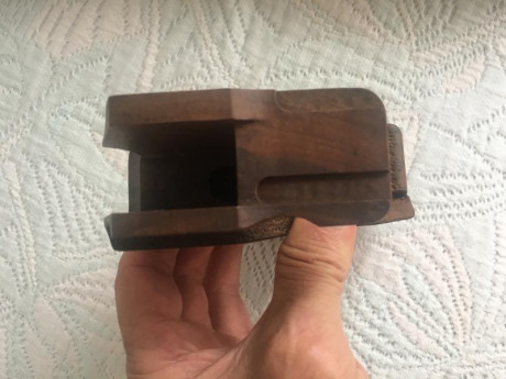  Vendo cacha original de STEYR LP10 EVO mecanica 
Talla  L  en estado impecable 
 Vale para LP1/2/10/50. 10