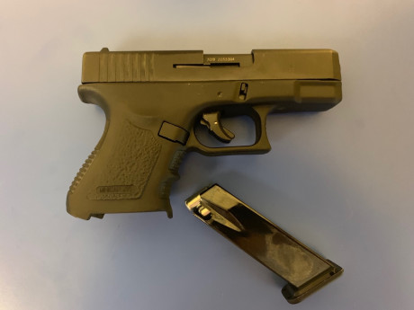 Buenas tardes compis,

Vendo mi Bruni Mini Gap de Fogueo. Única réplica en el mercado de la famosa Glock 00