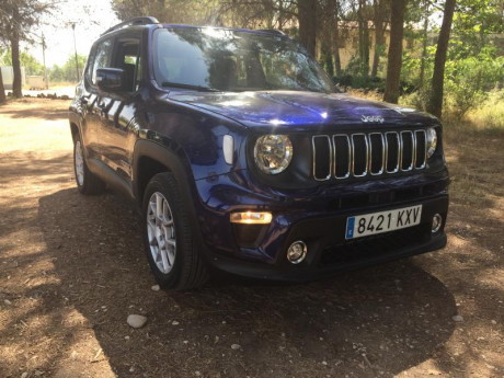 Vendo vehículo recién estrenado, con muchos extras, solo seiscientos km.
Comprado por capricho pero prefiero 01
