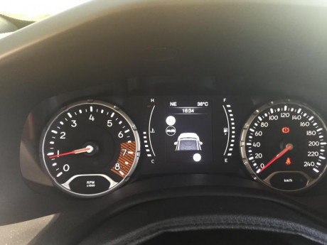Vendo vehículo recién estrenado, con muchos extras, solo seiscientos km.
Comprado por capricho pero prefiero 20