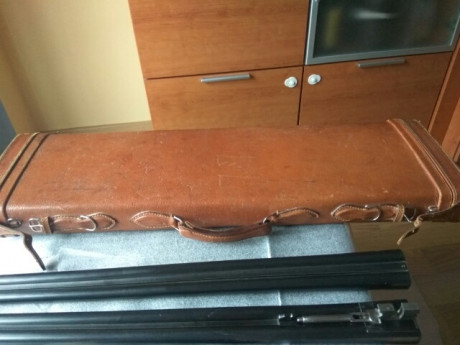 Vendo escopeta J Arrizabalaga (JAM) 
 N692. Los cañones miden 73cm .la culata es de raíz de nogal. Y los 11