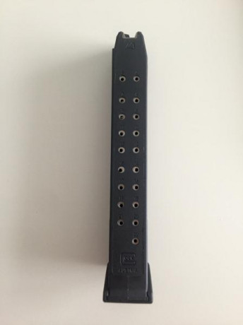 Vendo 1 cargador original Glock de alta capacidad (22 cartuchos 40SW) compatible con cualquier modelo 12